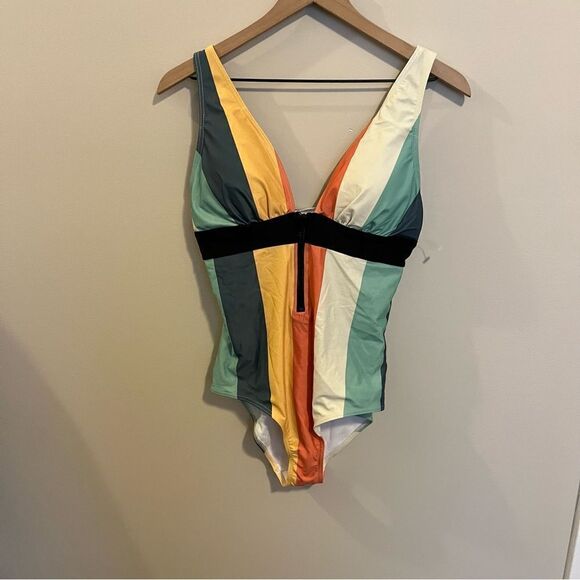 ModCloth The Dharla One-Piece Swimsuit - Picture 2 of 13
